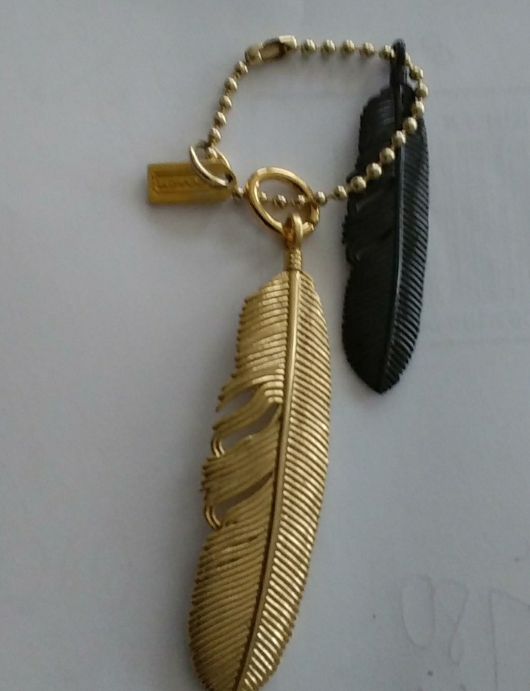🌿Coach Feather Hangtag and blue fob🌿